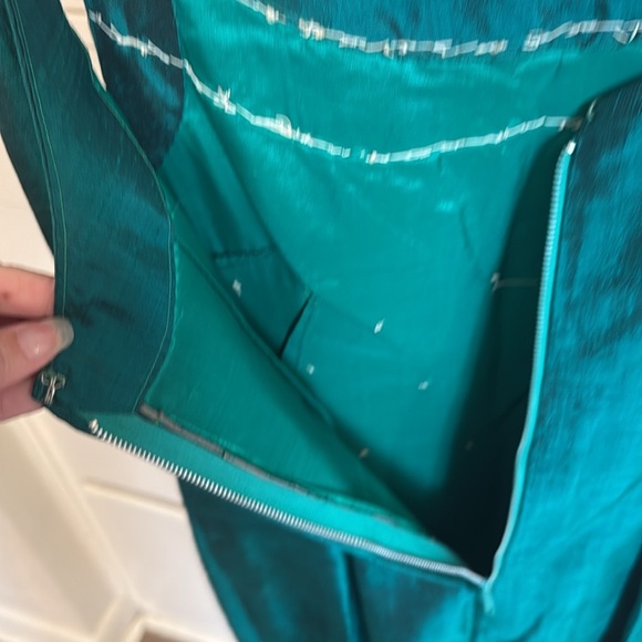 Vintage 1960’s Green Elegant Sheath Cocktail Dress w/Embellishments Sequins - XS - Picture 6 of 7